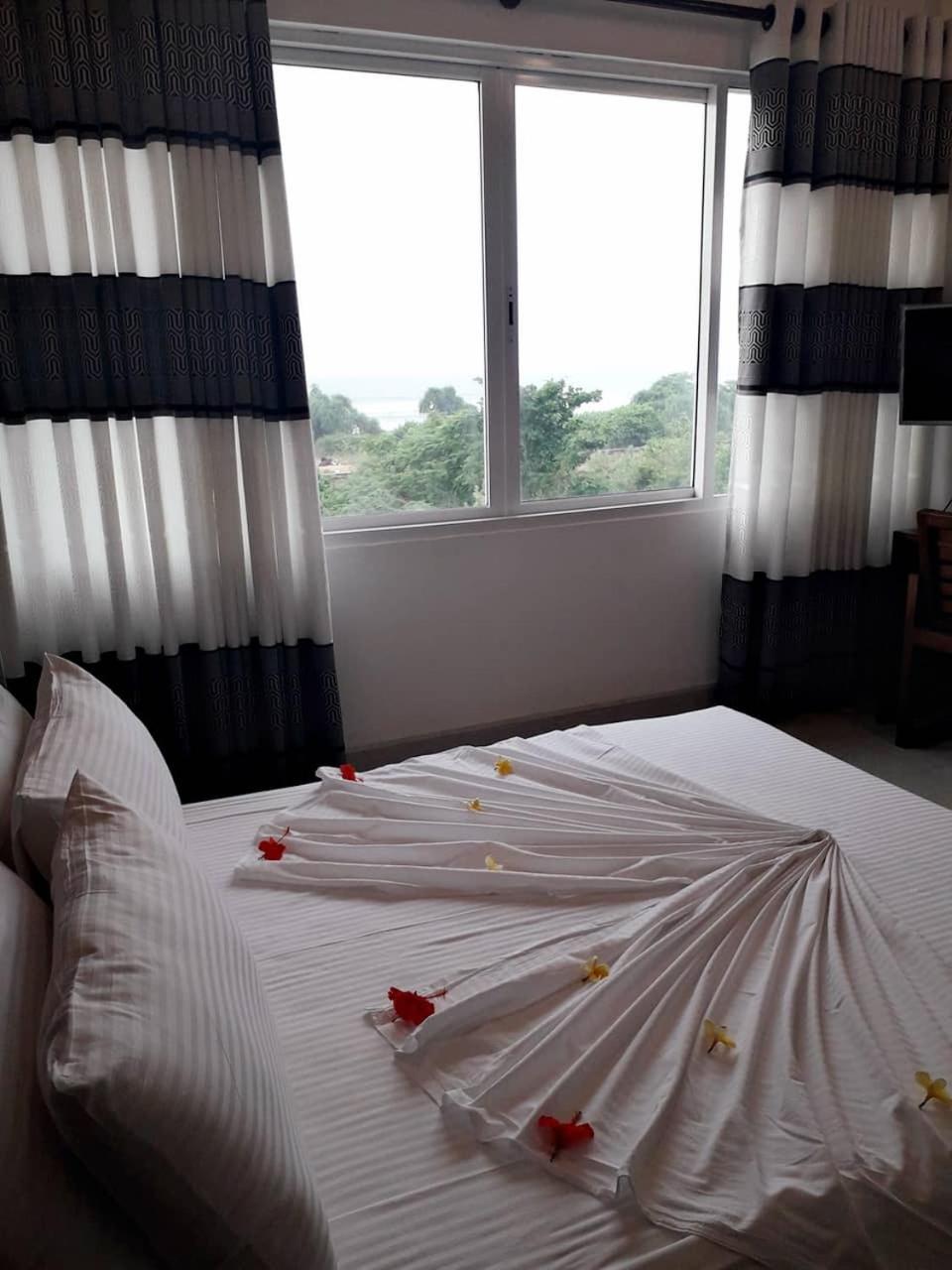 Blue Beach Villa Wadduwa Ngoại thất bức ảnh