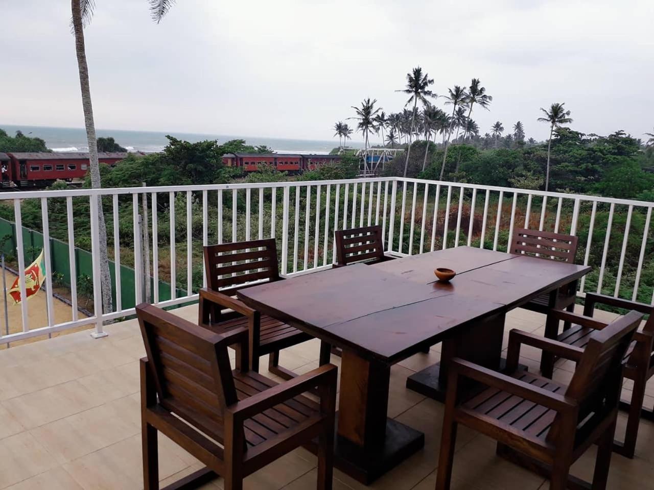 Blue Beach Villa Wadduwa Ngoại thất bức ảnh
